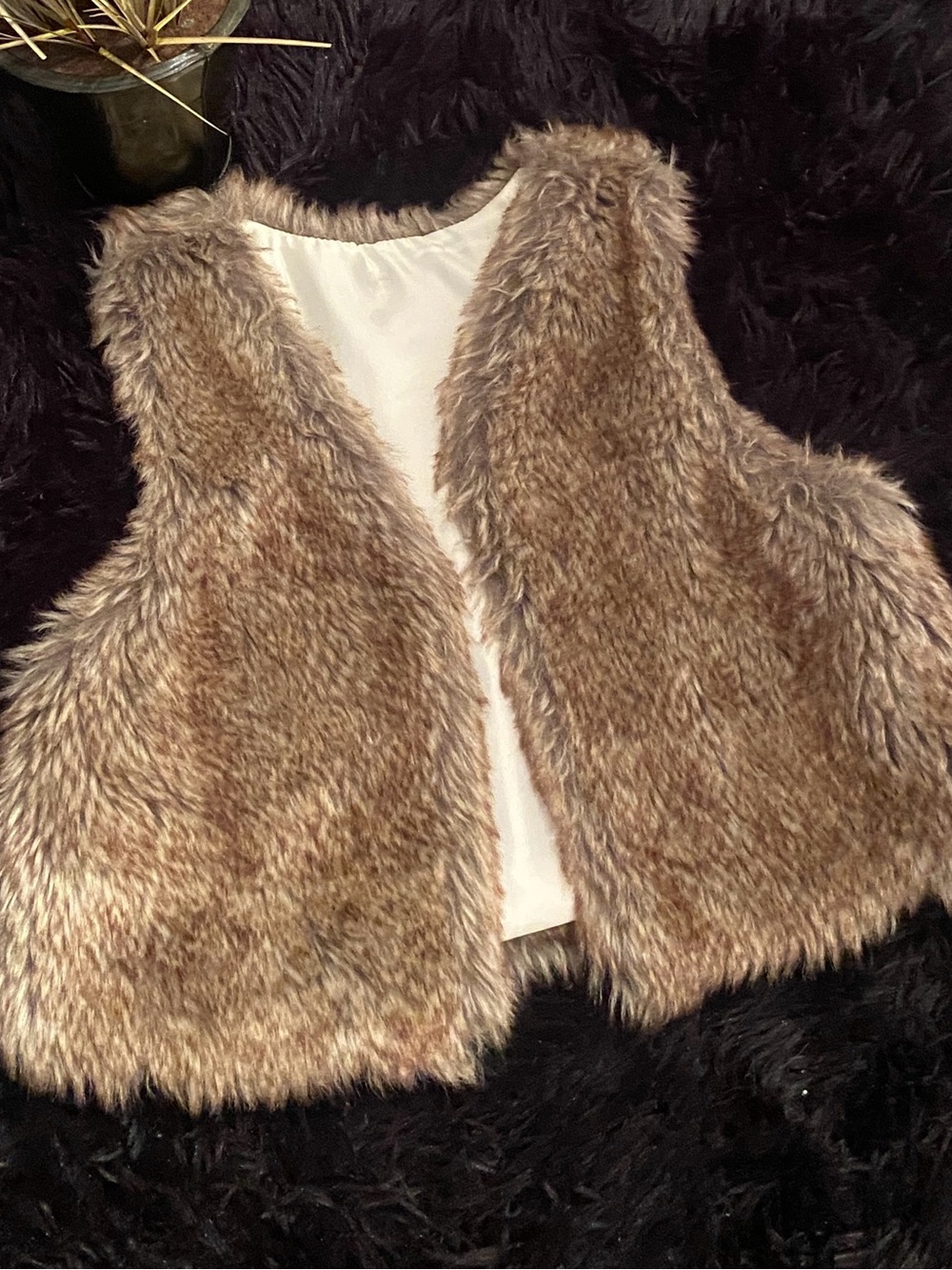 Girls' Faux Fur w/Lined Vest in Brown - Cozy and Cute 🍁🤎